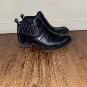 Sofft leather ankle boots